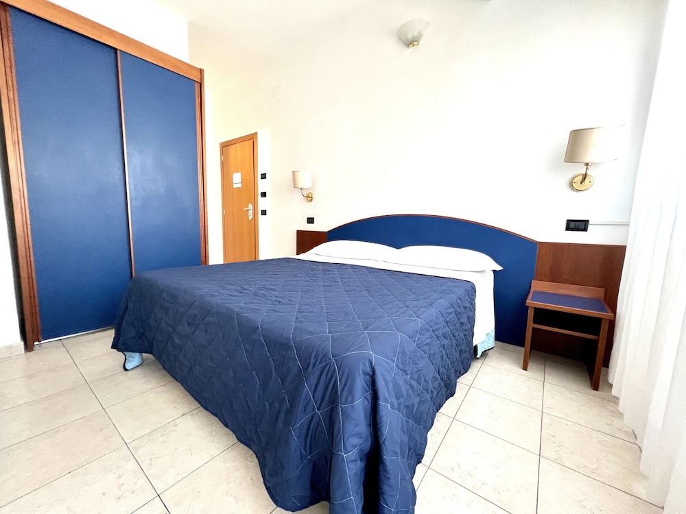 Hotel Montecarlo 25/50