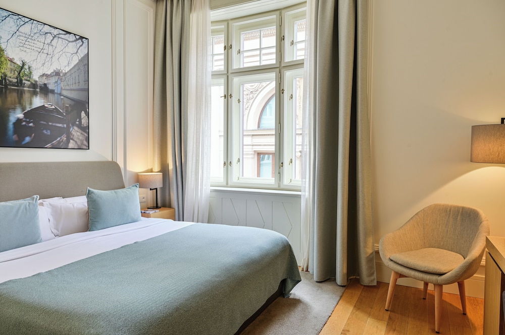 SUPERIOR, DOUBLE BED