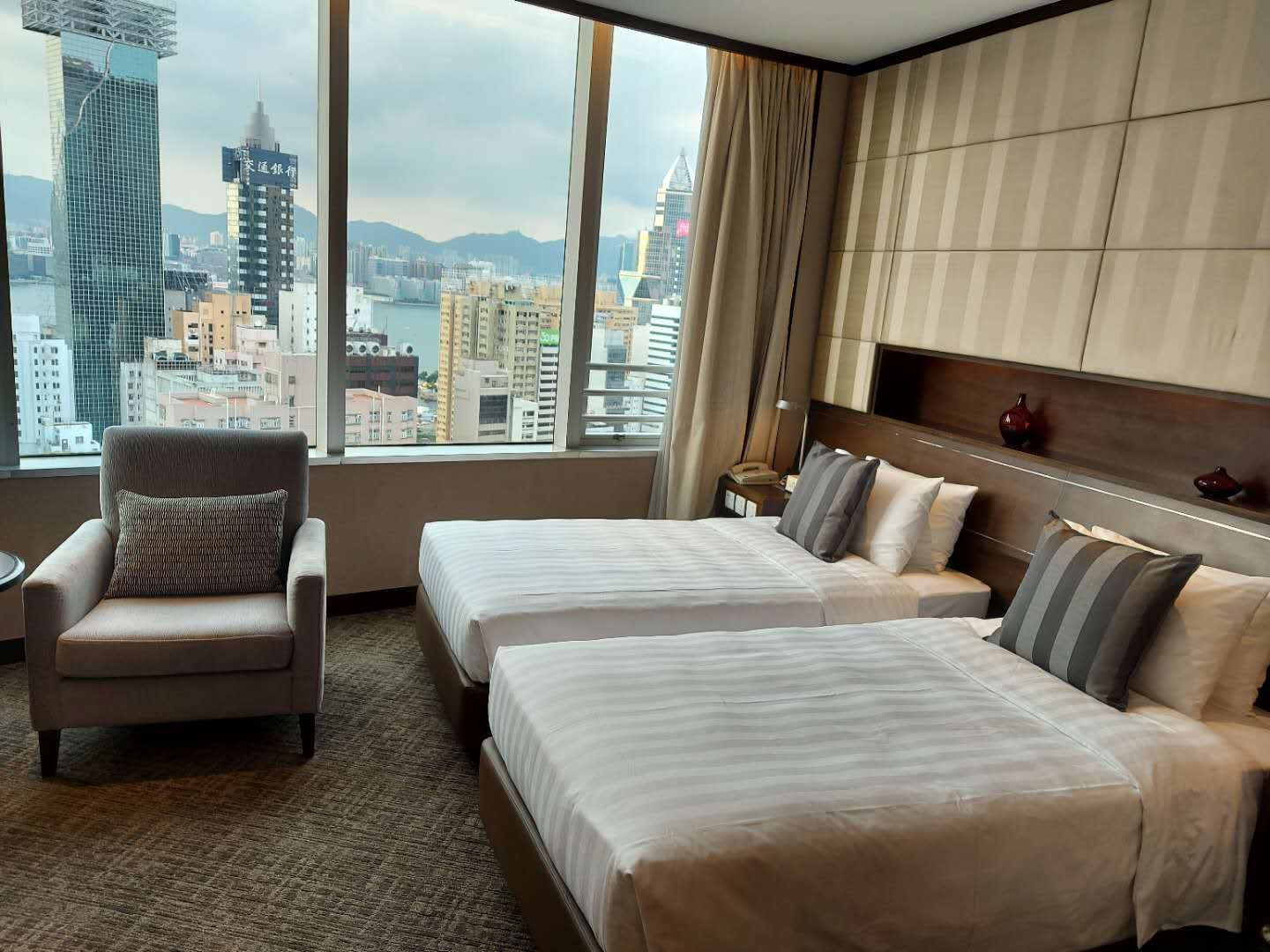 Executive, Twin Beds