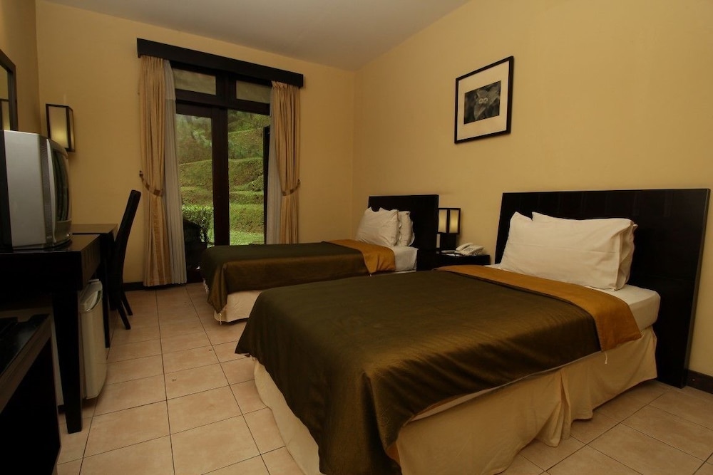 Puteri Gunung Hotel 11/49