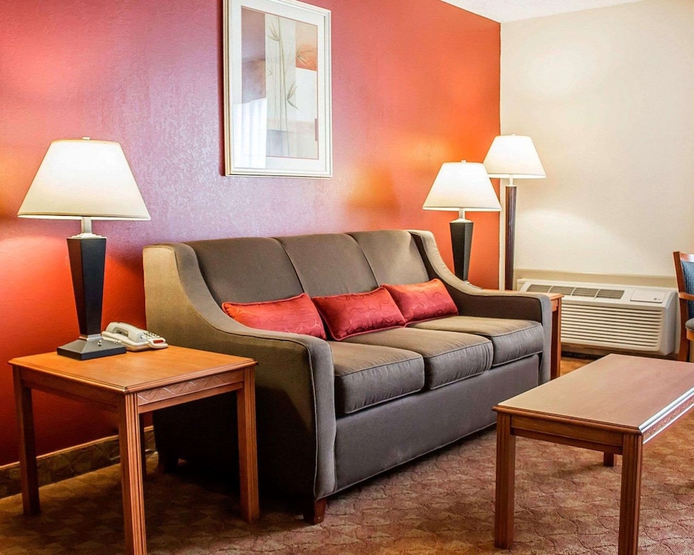 Quality Inn Lima, OH 23/47