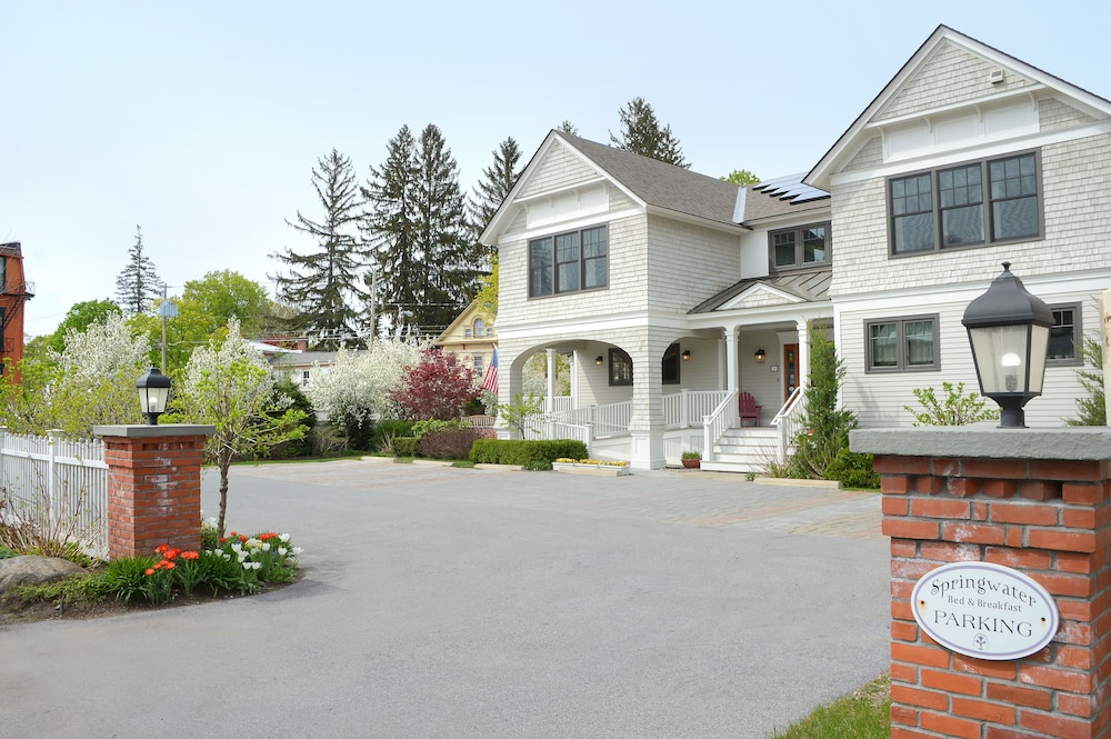The Springwater Bed And Breakfast 5/50