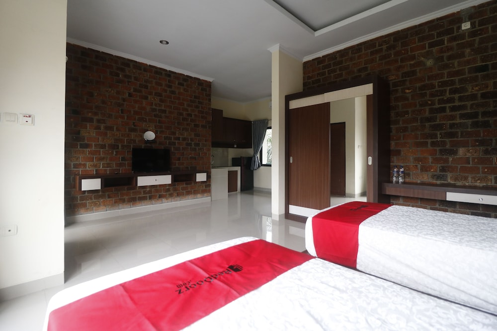 Reddoorz Plus Near Kualanamu Airport 13/29