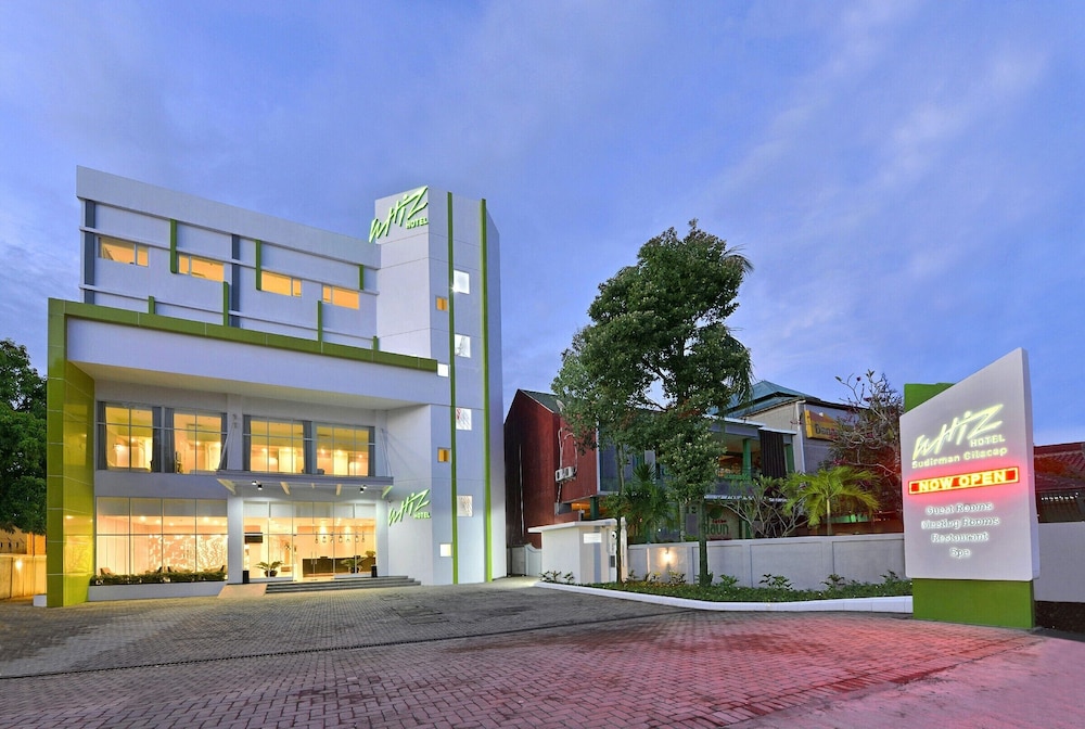 Whiz Hotel Sudirman Cilacap 58/60