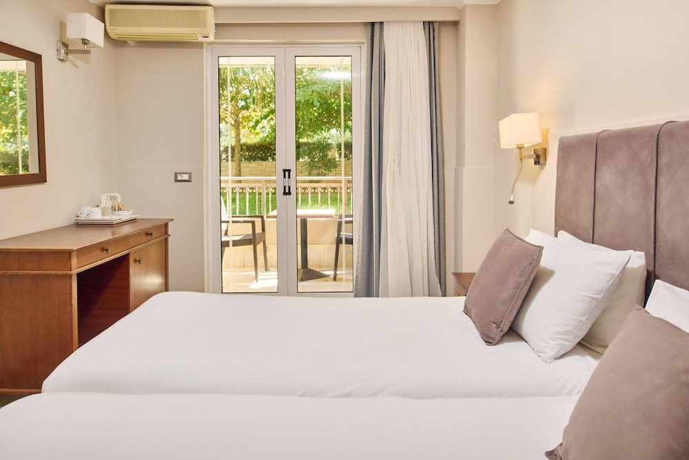 ROOM, GARDEN VIEW, GROUND FLOOR