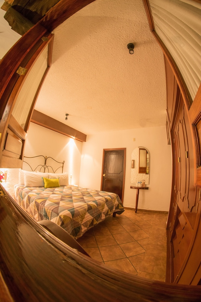 Meson de Los Remedios Hotel 20/56