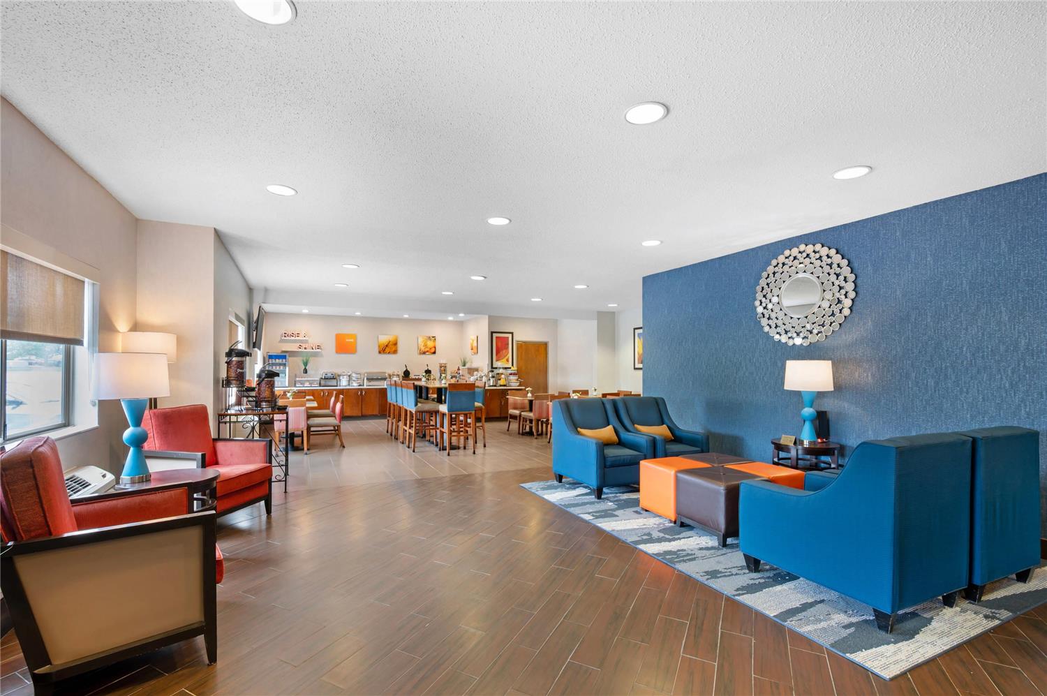 Comfort Inn & Suites North Greenfield 12/21