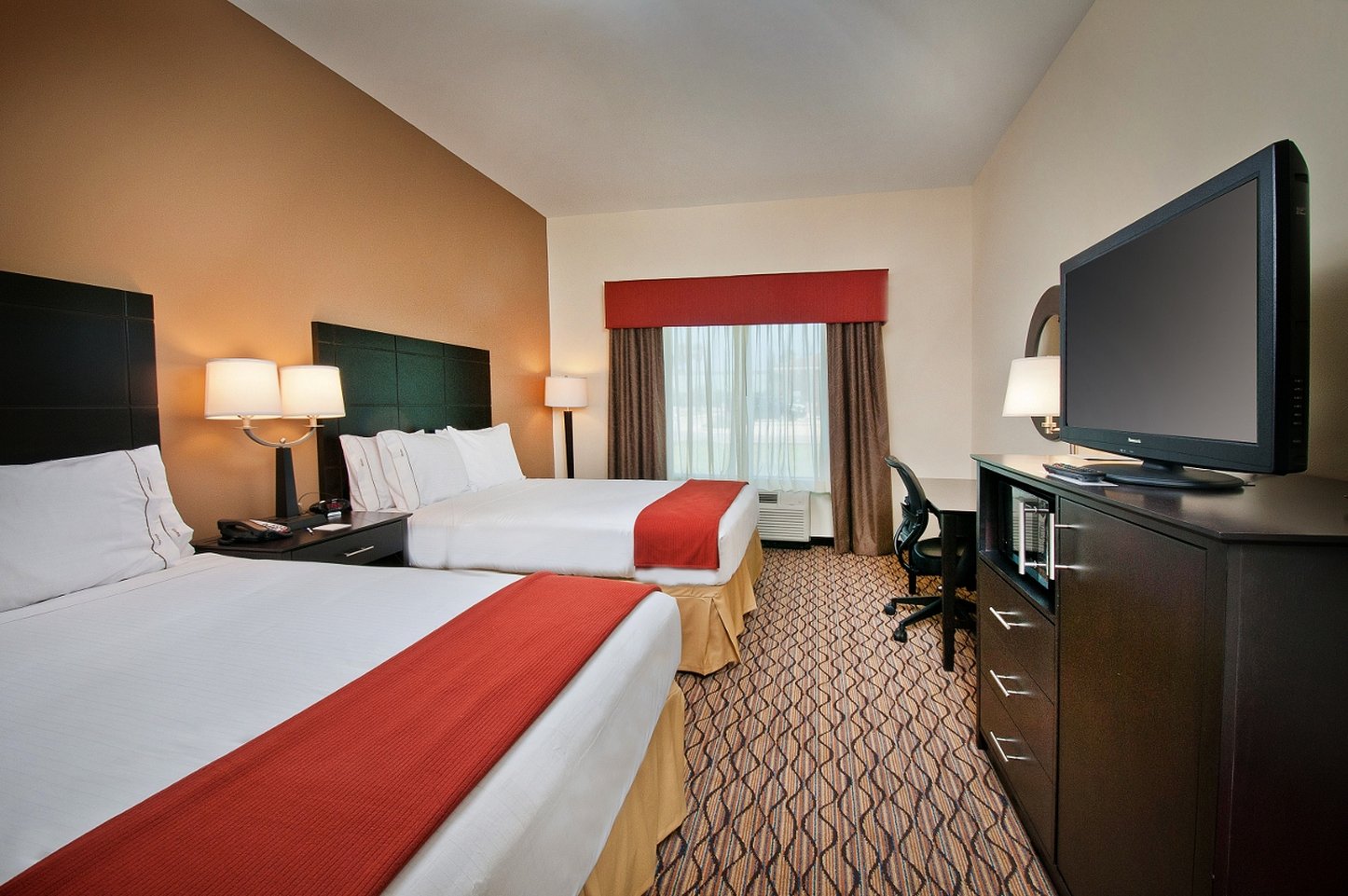 Holiday Inn Express Hotel Suites Pearsall 14/39