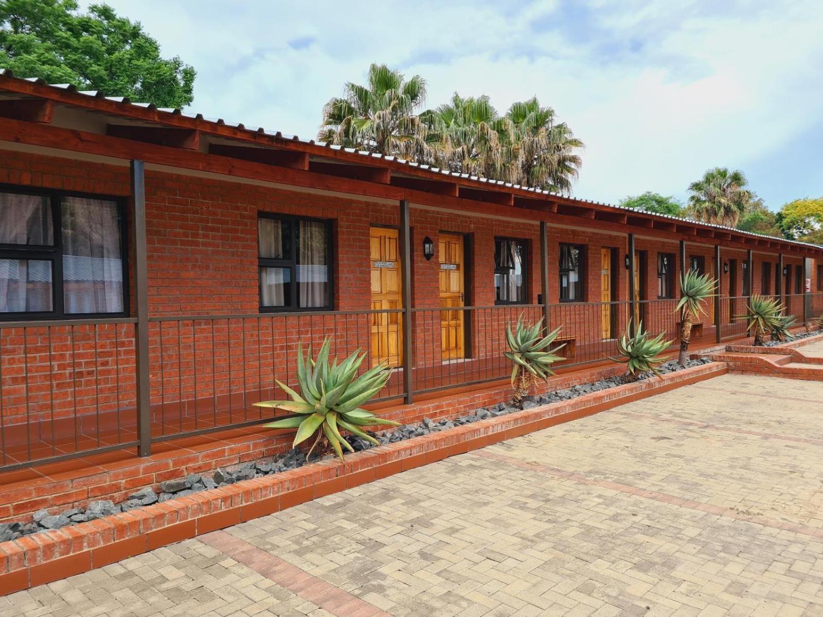 Snips Accommodation 6/25