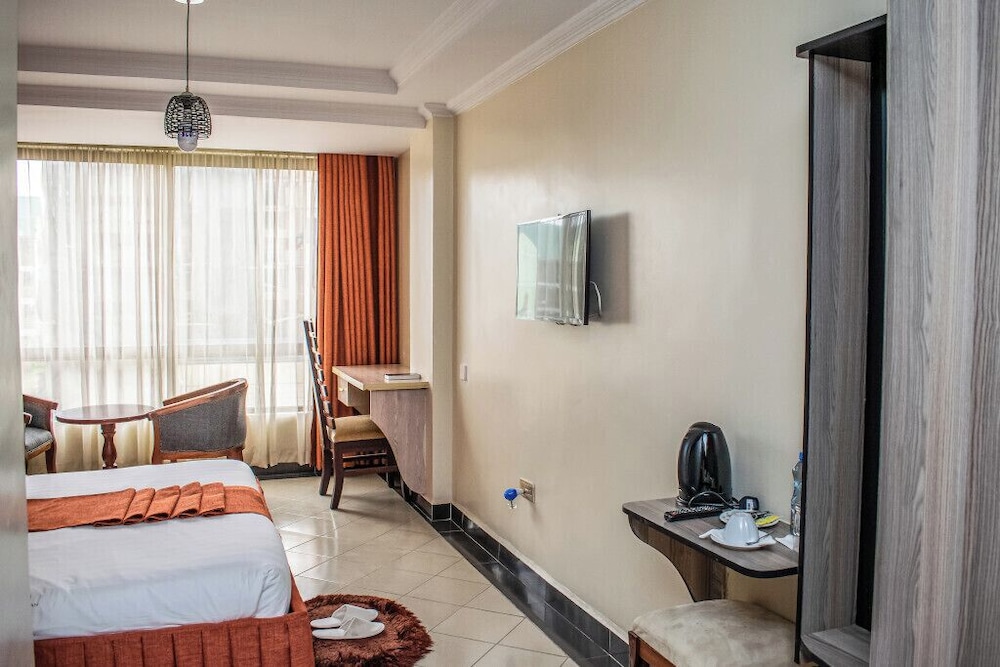 Astorian Grand Hotel 36/50