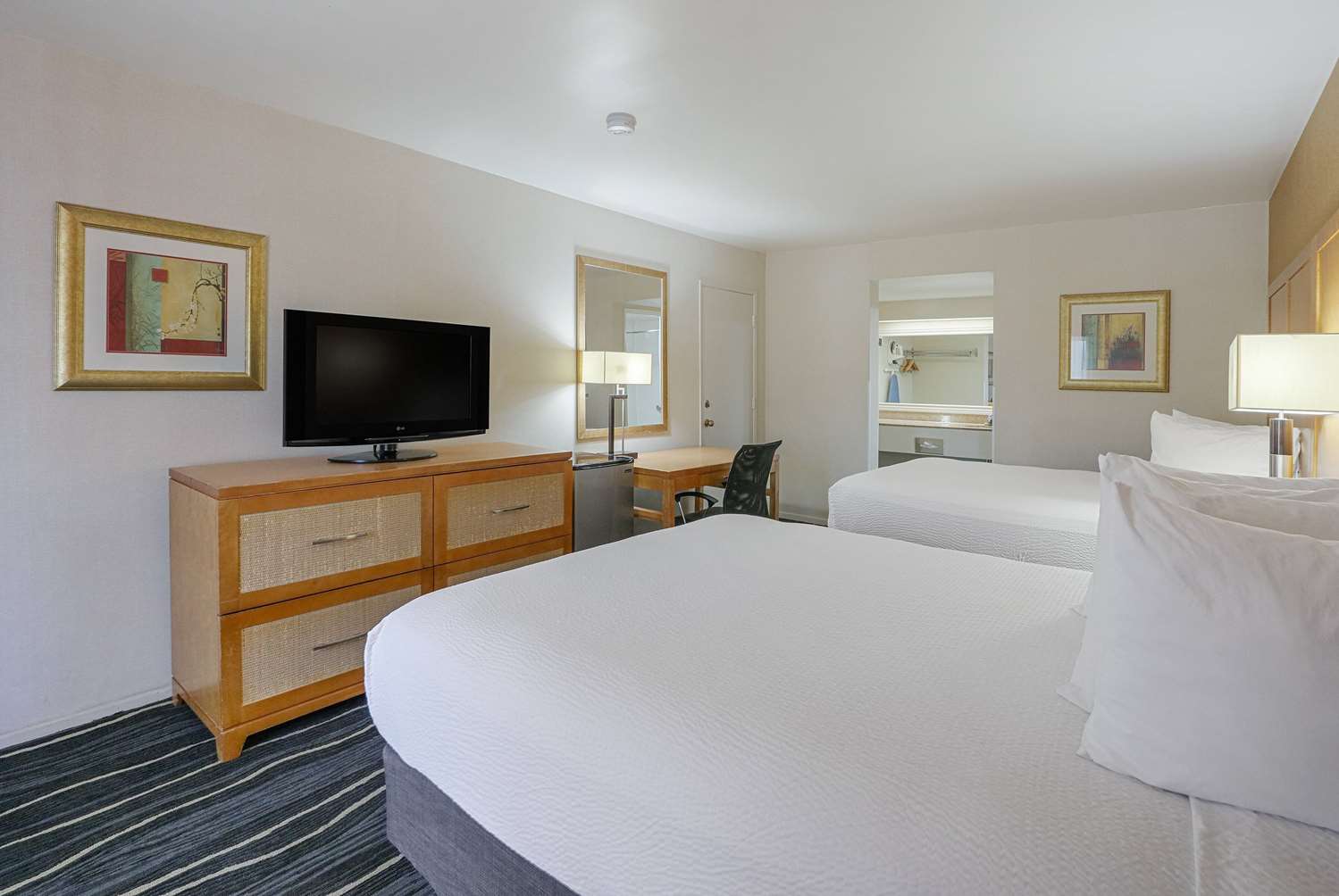 Ramada By Wyndham Costa Mesa/Newport Beach 13/38