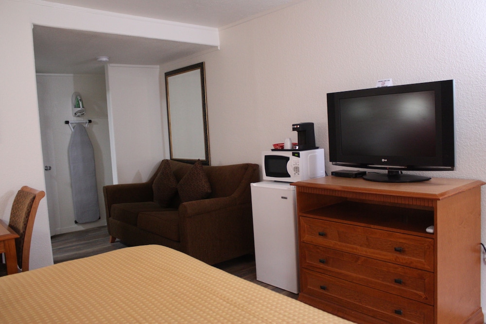Capital O Budget Inn Ontario I-84 36/52