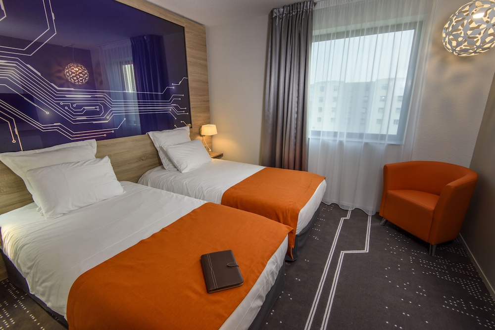 Mercure Poitiers Site du Futuroscope Hotel 17/76