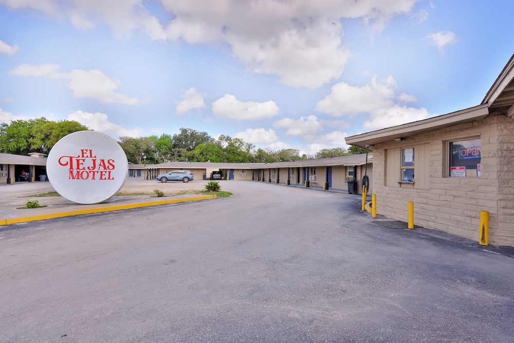 El Tejas Motel 15/20