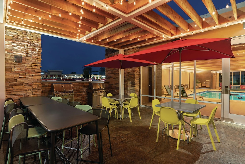 Home2 Suitesby Hilton Lancaster Pa 37/46