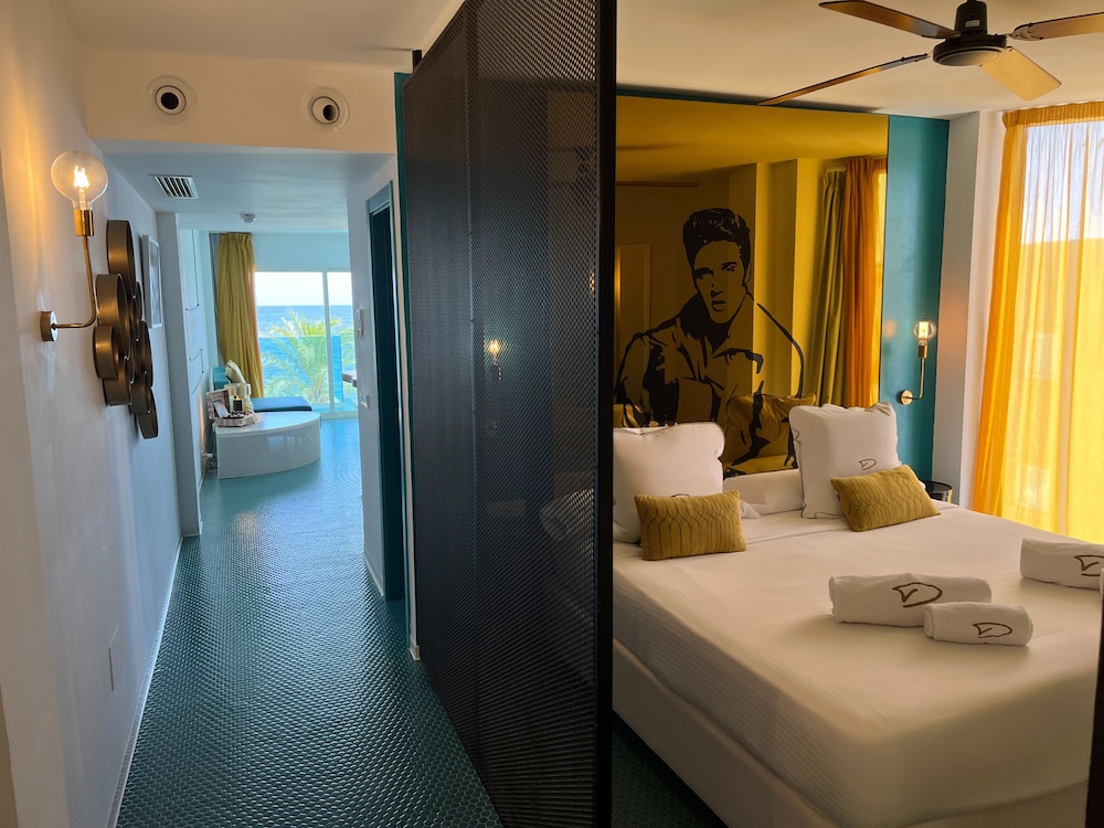 SUITE, SEA VIEW
