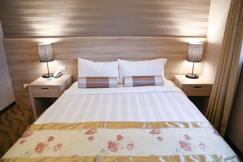 Unique Holiday Hotel 14/32