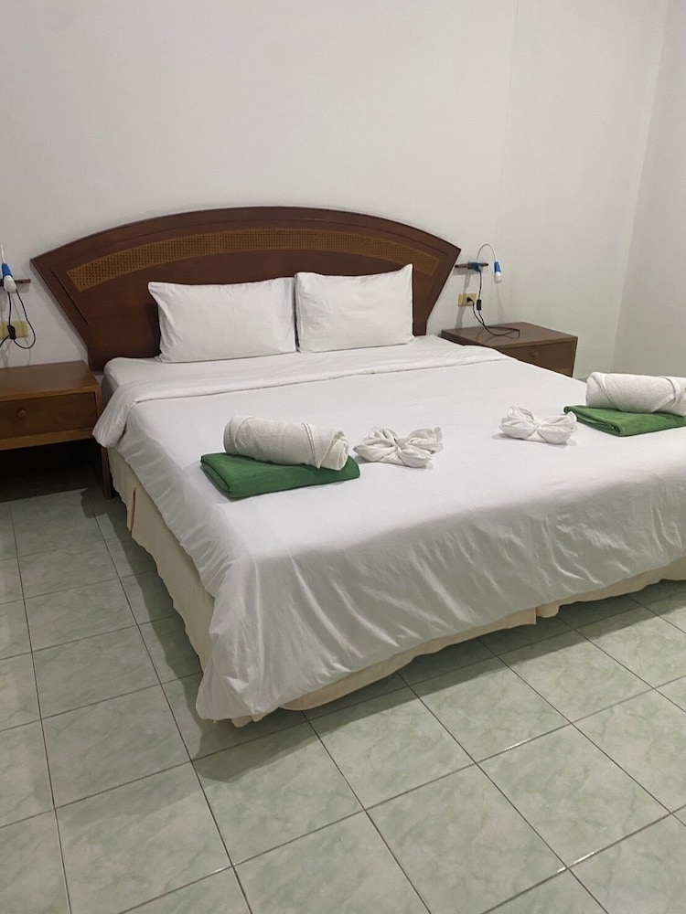 Cousin Resort Khao Lak 6/17