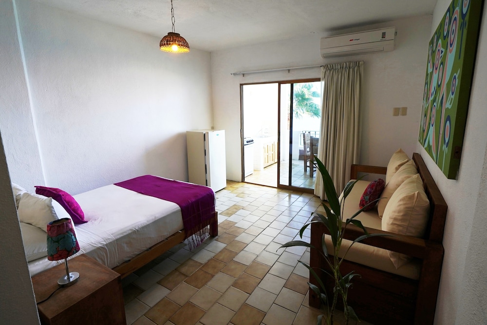 Emperador Vallarta Beachfront Hotel and Suites 39/74