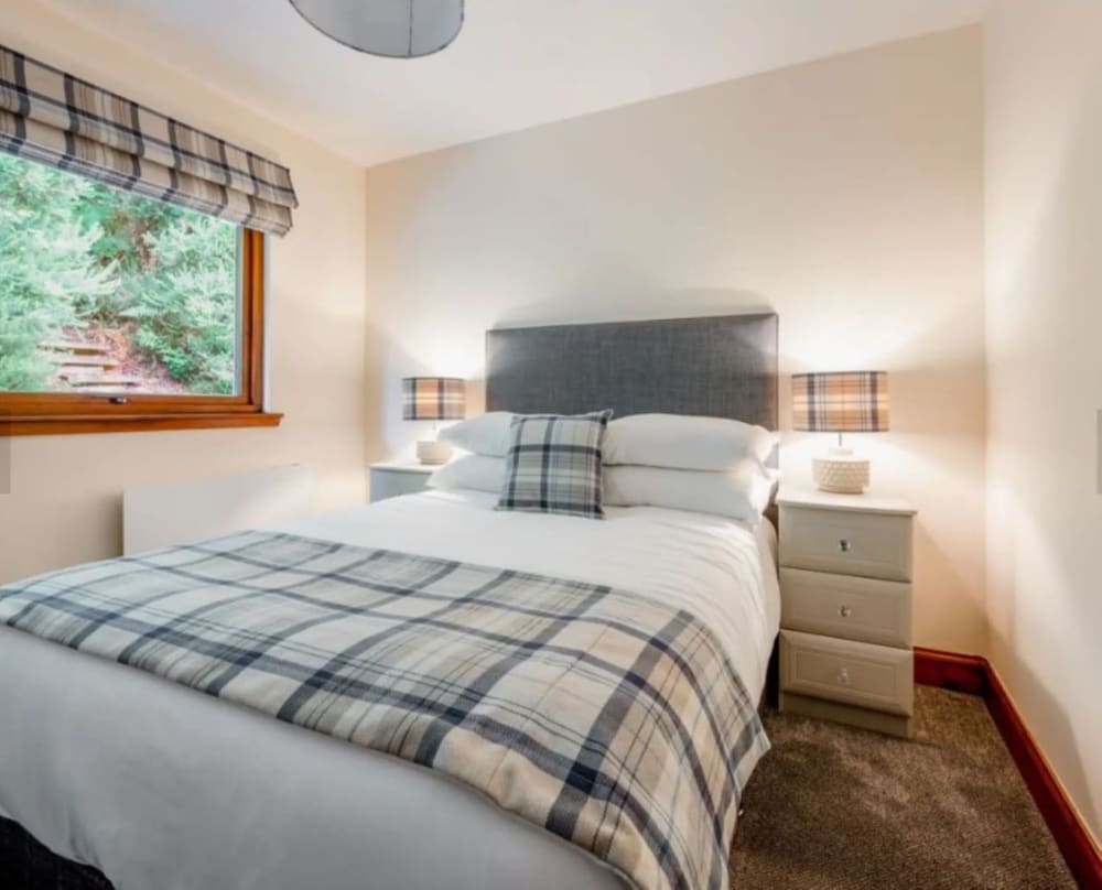 EXCLUSIVE, DOUBLE BED