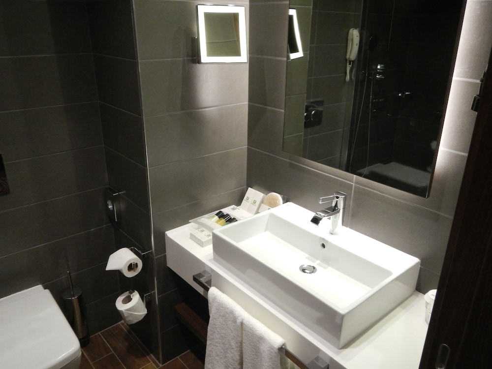 HOLIDAY INN ISTANBUL - KADIKOY 22/78