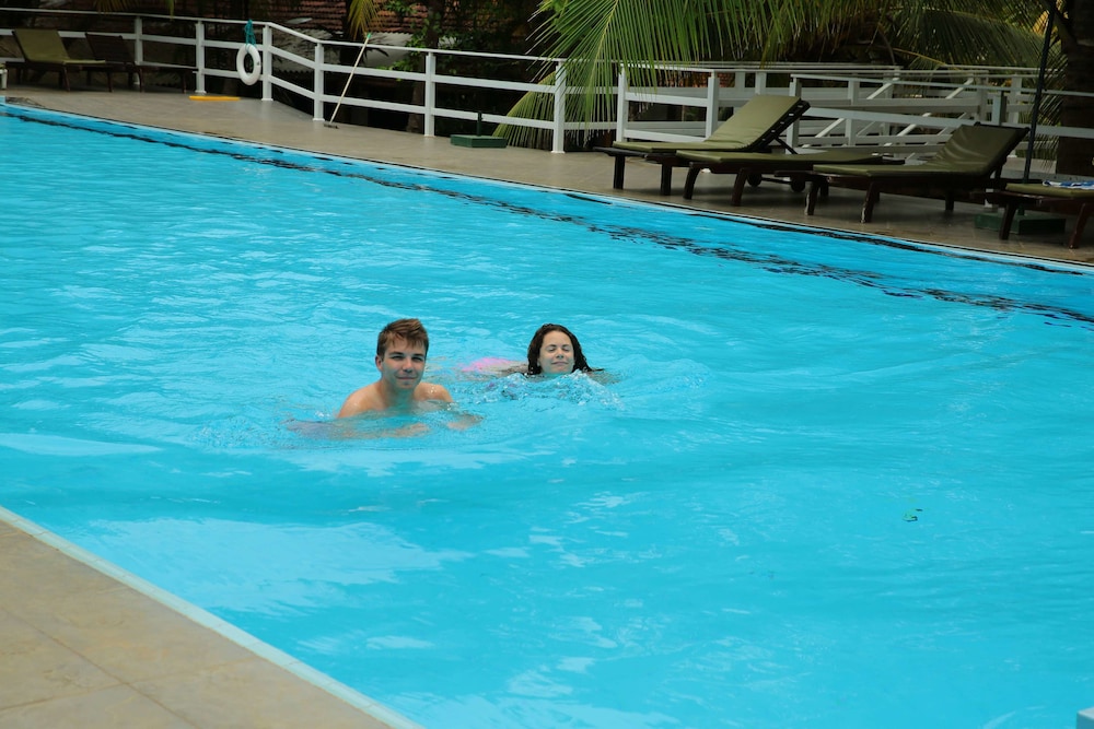 Lagoon Paradise Beach Resort 32/60