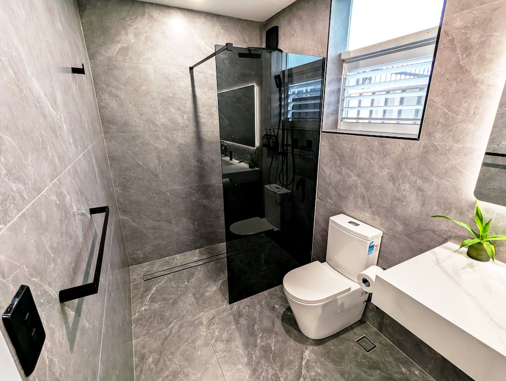 Ramada By Wyndham Cairns City Centre 50/50