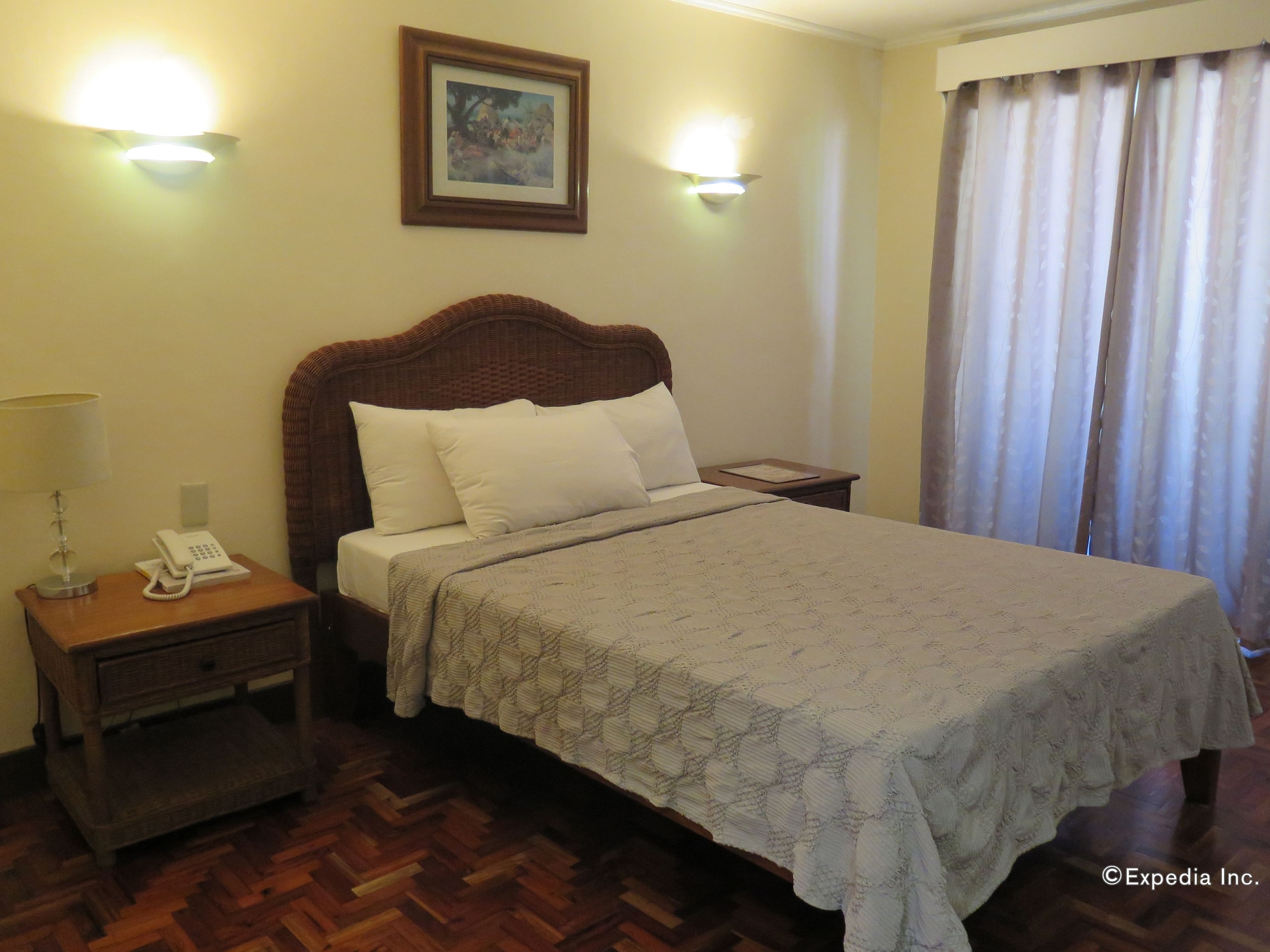 ROOM, DOUBLE BED