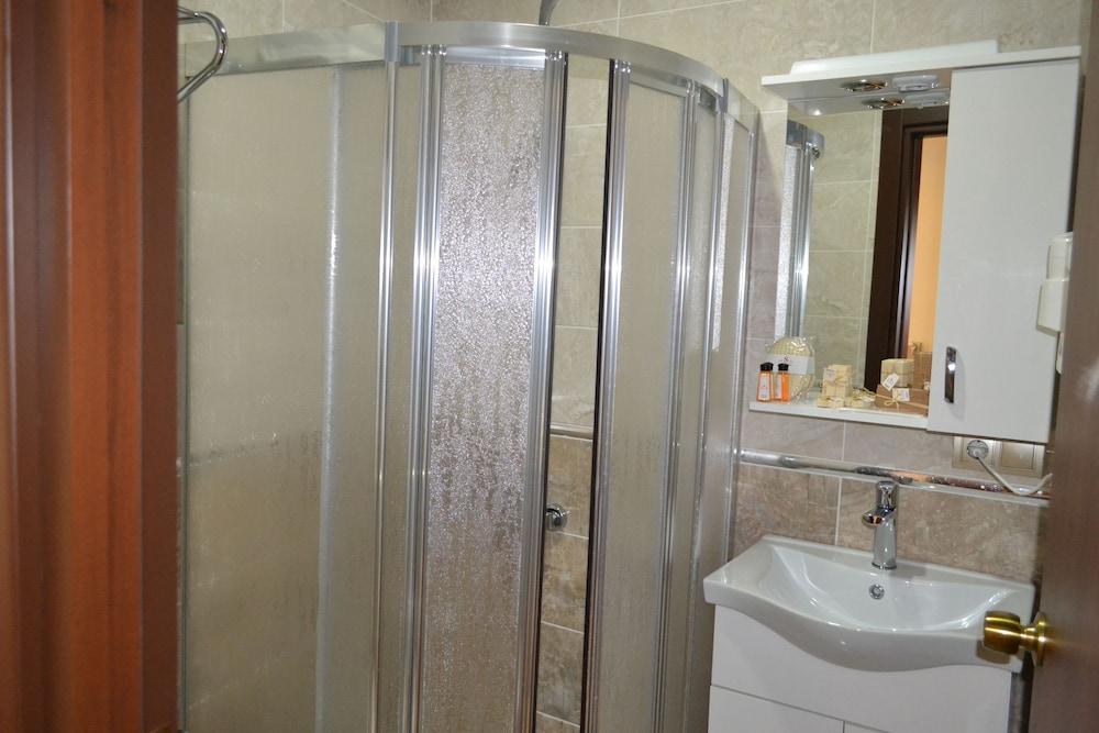 SANLI HOTEL 14/62