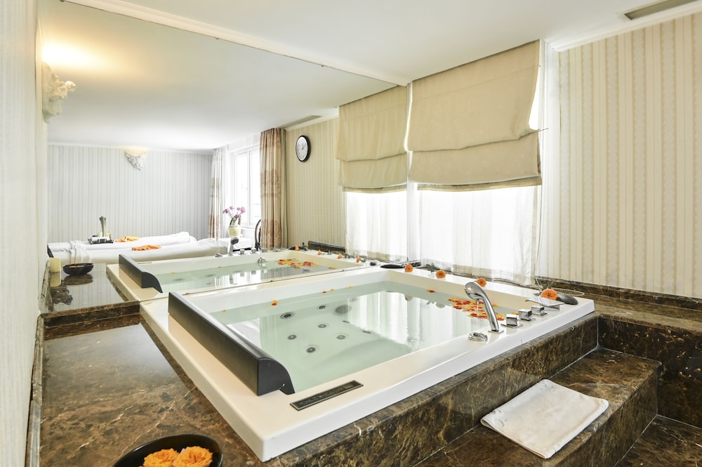 Hotel Grand Saigon 38/73