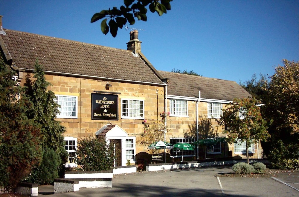 Wainstones Hotel 38/48