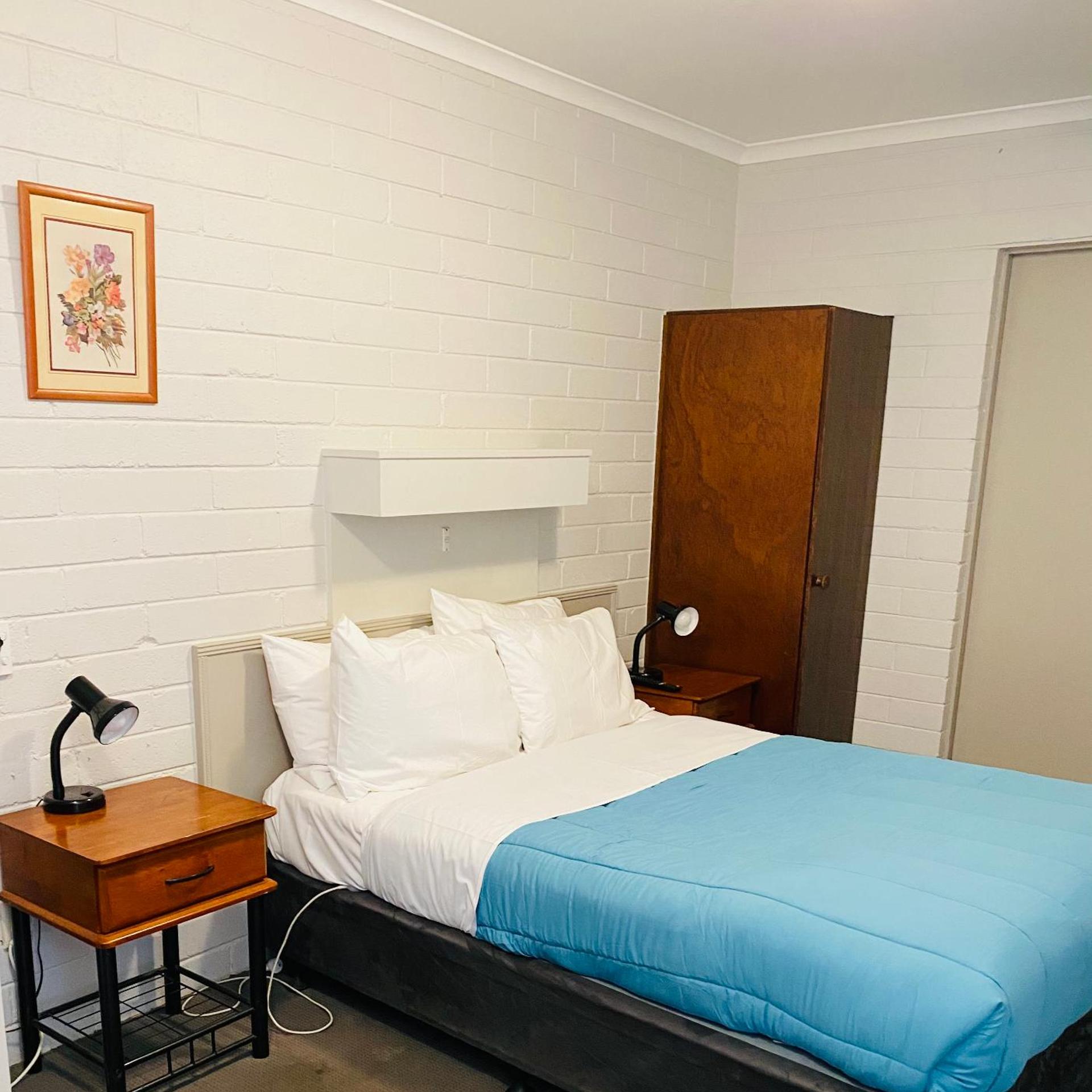 Millers Cottage Motel 3/29