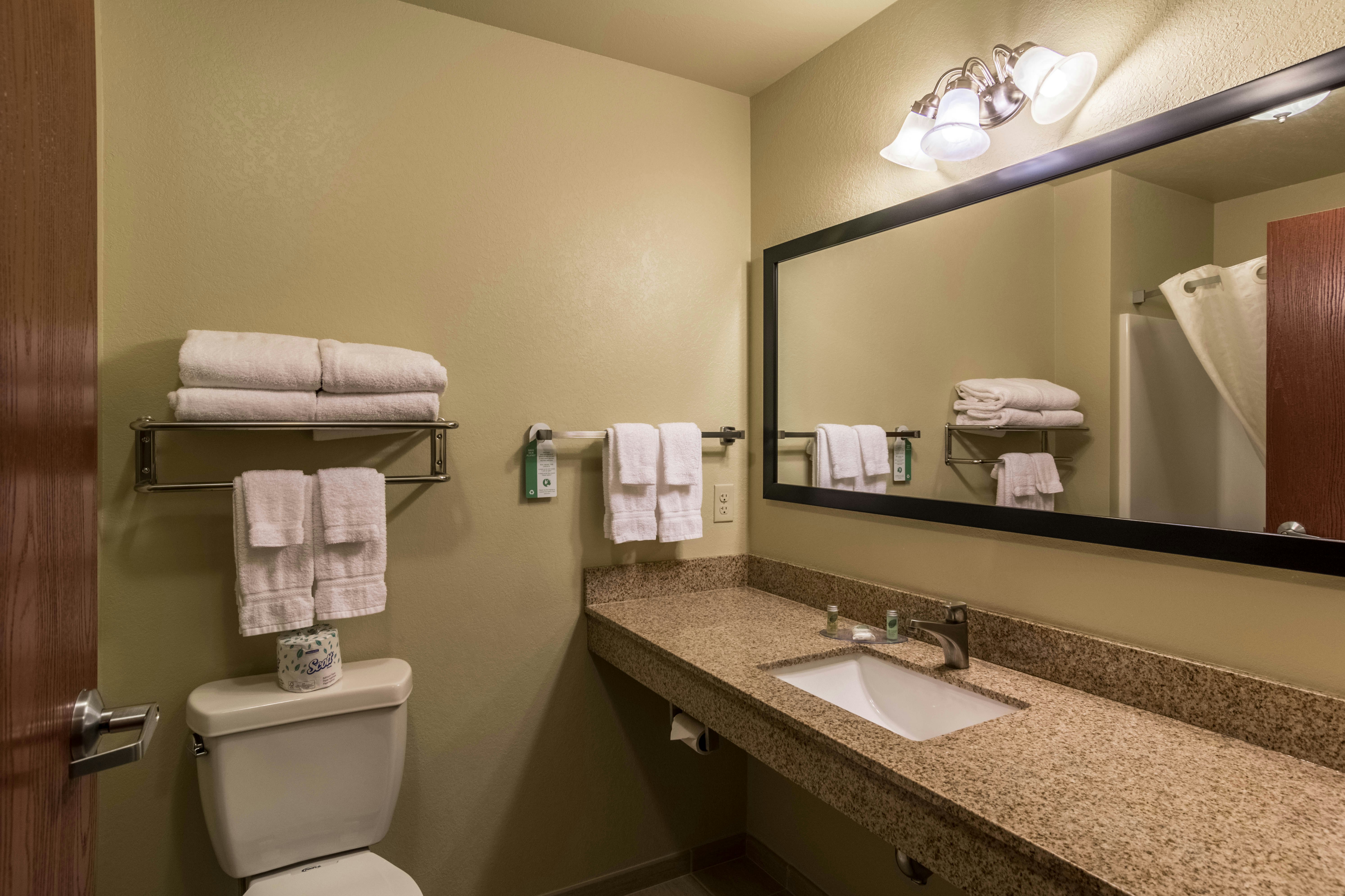 Cobblestone Hotel And Suites Harborcreek 52/53