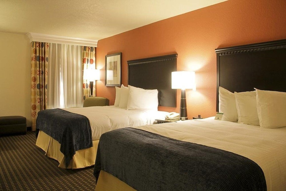 Decatur Conference Center Hotel 13/42
