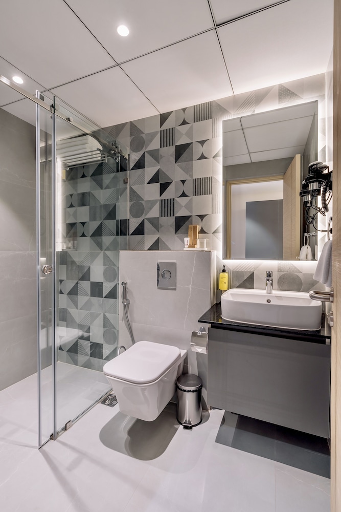SKYLA Studios and Suites Kondapur 44/46