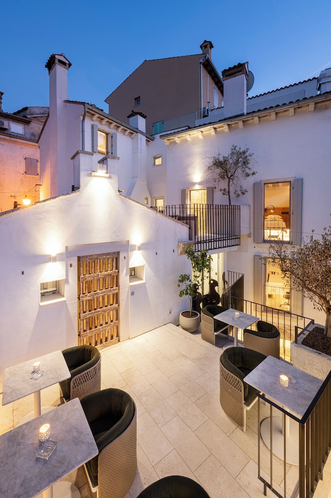 SPIRITO SANTO PALAZZO STORICO 5/70