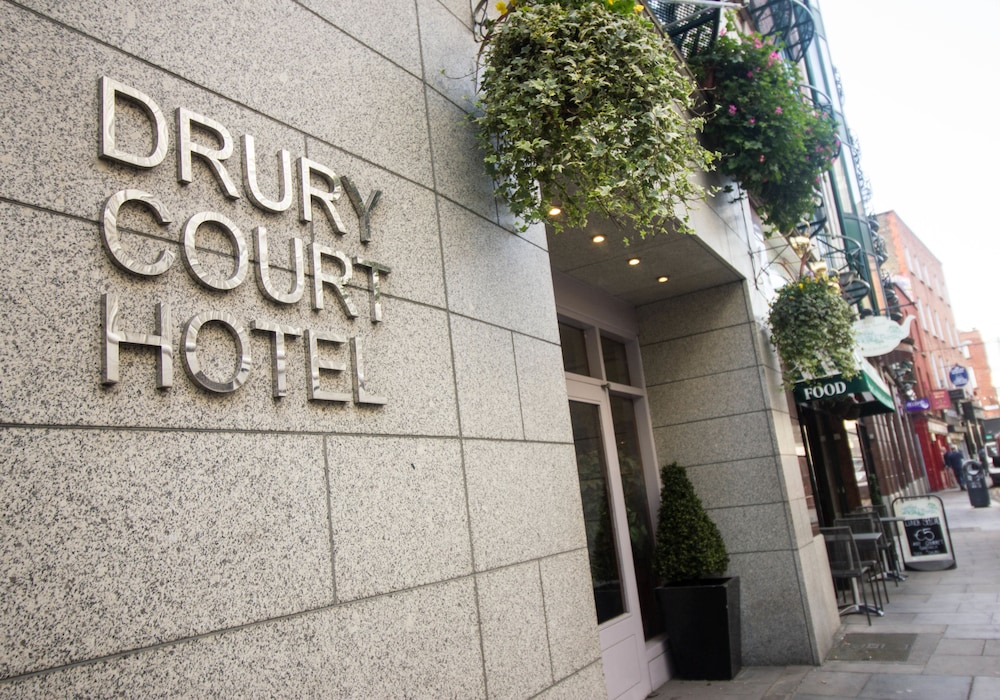 Drury Court Hotel 2/71