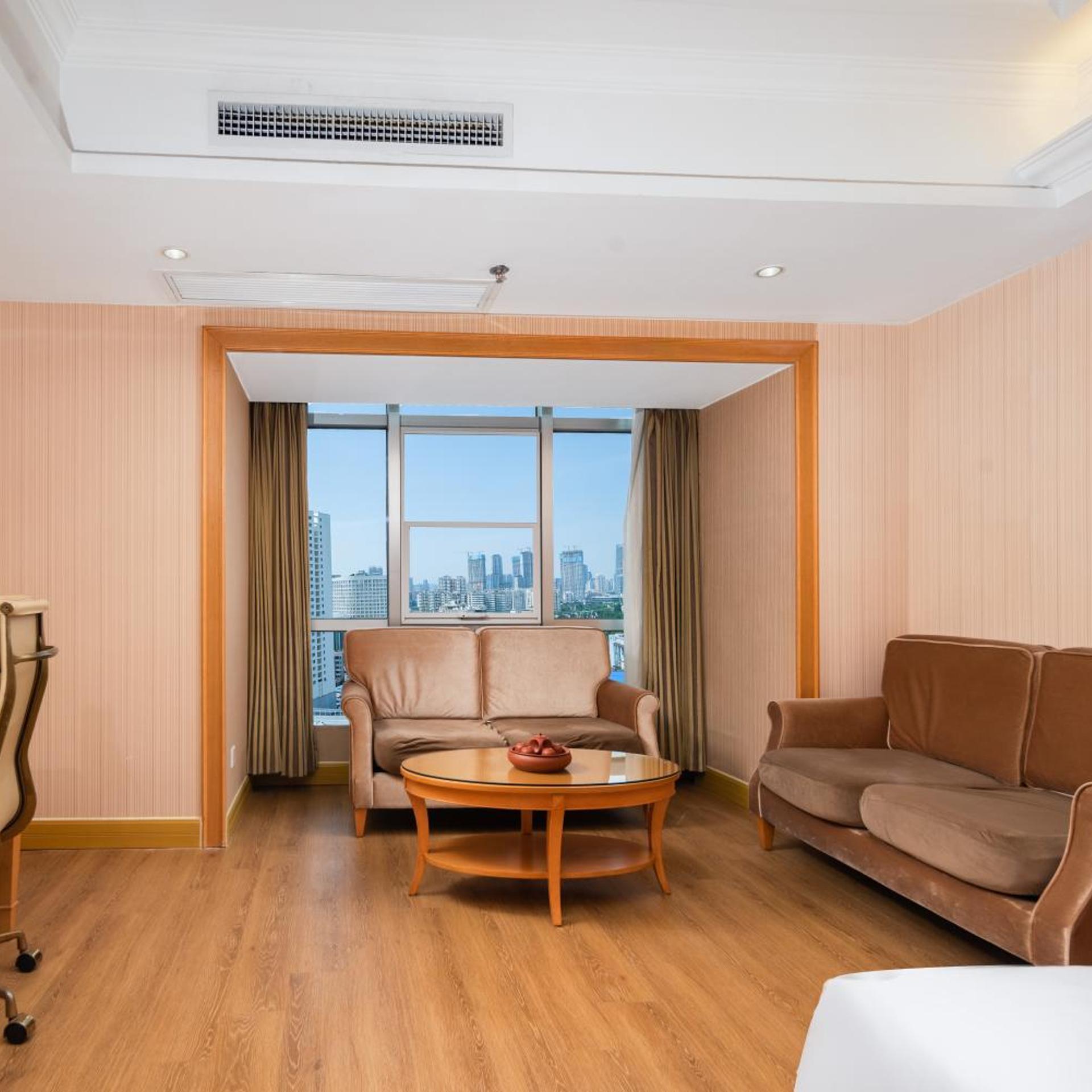 Vienna International Hotel (Wuhan Jiefang Avenue Tongji Medical College) 59/69