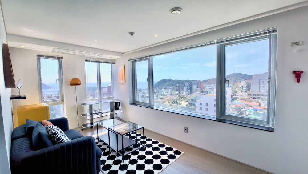 The First70 Hotel 33/50