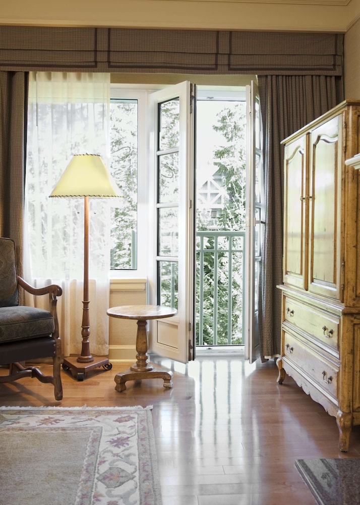 Fairmont Chateau Whistler 56/76