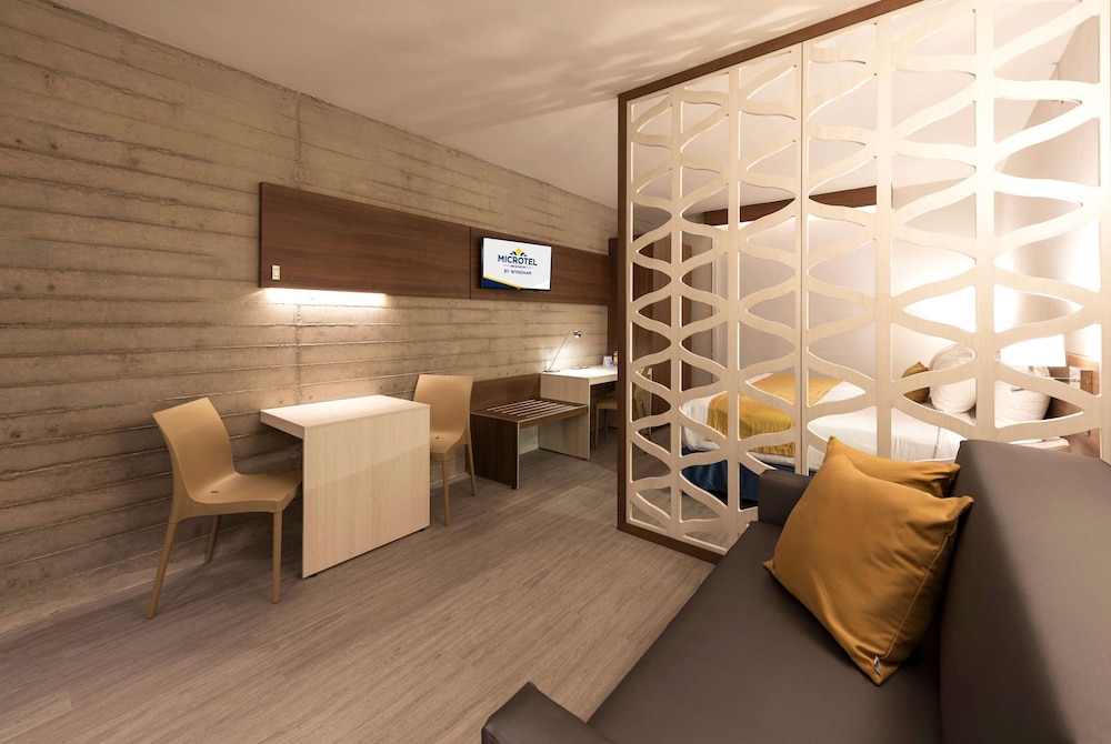Microtel Inn Suites By Wyndham Irapuato 10/28