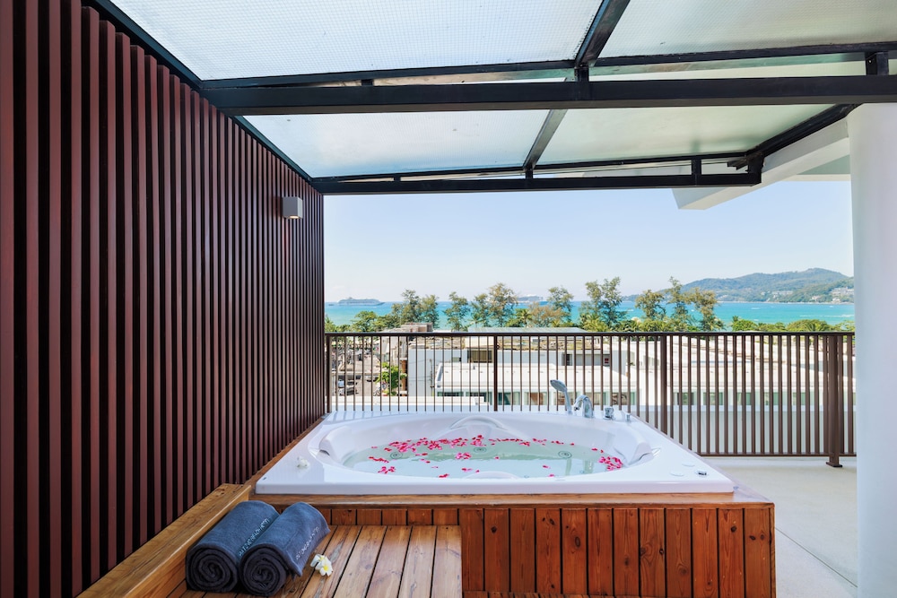 PATONG BEACH HOTEL 37/65
