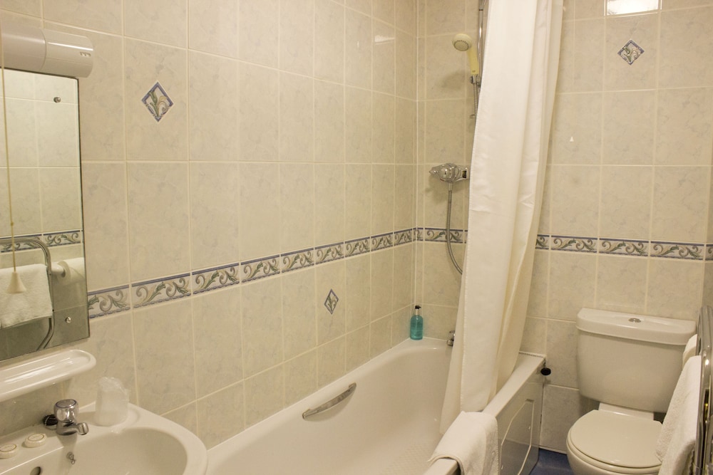 Tlh Victoria Hotel 48/50
