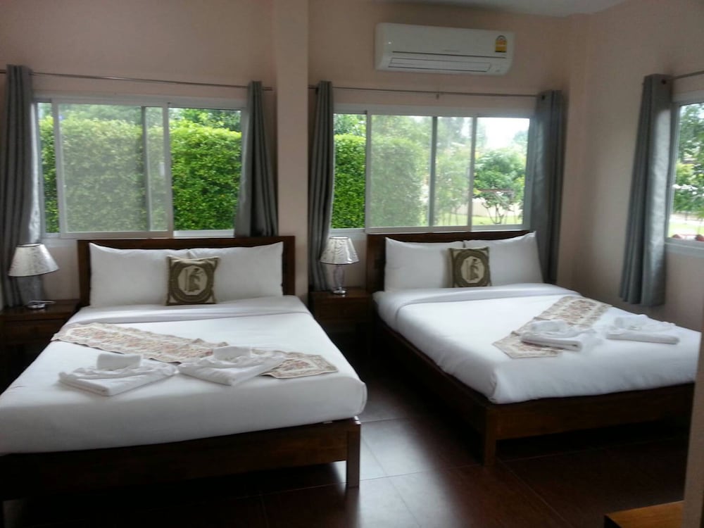 Baan Suan Khun Yaiy Nakhon Nayok 36/71