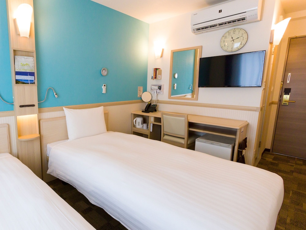 ROOM, TWIN BEDS, SMOKING