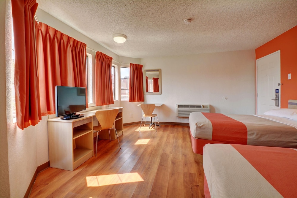 Motel6 Wethersfield, CT - Hartford 43/66