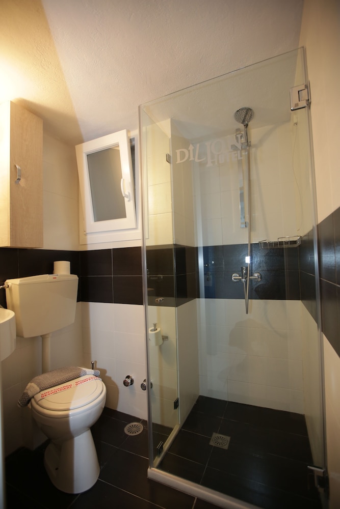 DILION HOTEL 56/59