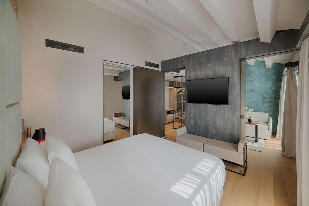 Suite, Twin Beds, Lagoon View، Nh Collection Venezia Murano Villa 3/8