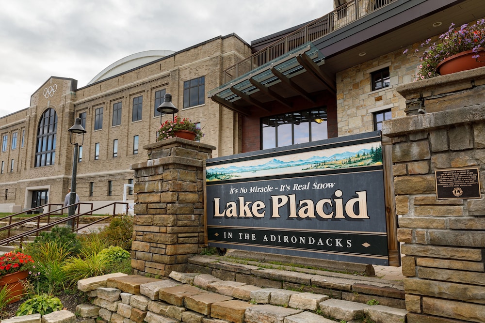 Crowne Plaza Lake Placid 4/67