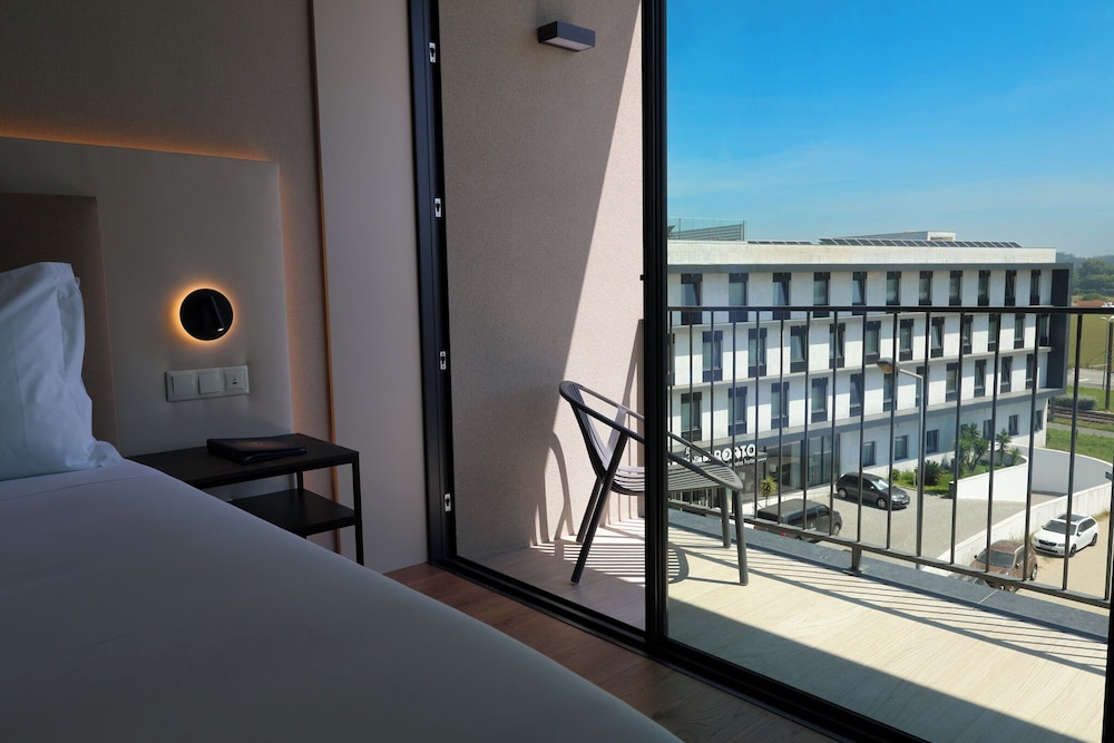 Oporto Fly Hotel 12/28